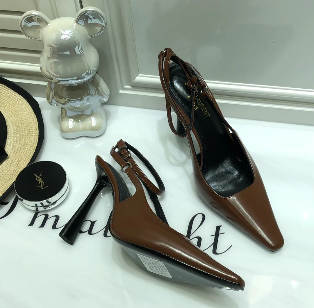 👟👟Ex-factory price 560👟👟 Top quality Saint Laurent/Yves Saint Laurent 2024 spring and summer new style👠Small square toe high heels of the same style as Rose. The layered leather high heels are very good at modifying the foot shape. In recent years, SLP has become more and more understanding of women in high heels. ysl beautiful high heels 👠Number of yards: 35-40 (41 customized, non-returnable) Upper: open edge beaded cowhide/patent leather, lining Imported sheepskin lining, sole: genuine leather outsole, heel height: 10cm (heel imported from Italy)